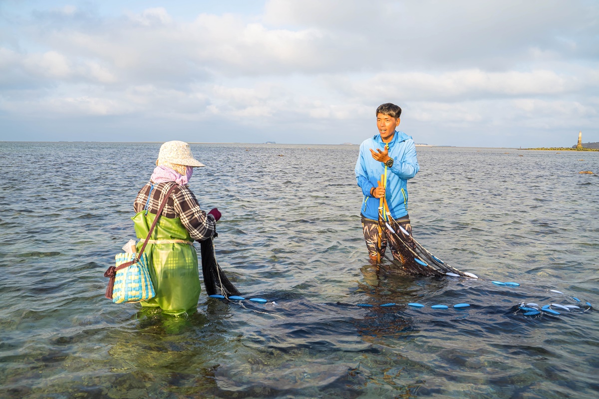 [澎湖行程]阿婆抱墩/全世界唯一的抱墩捕魚法/現抓石斑魚超有趣/澎湖抱墩體驗推薦