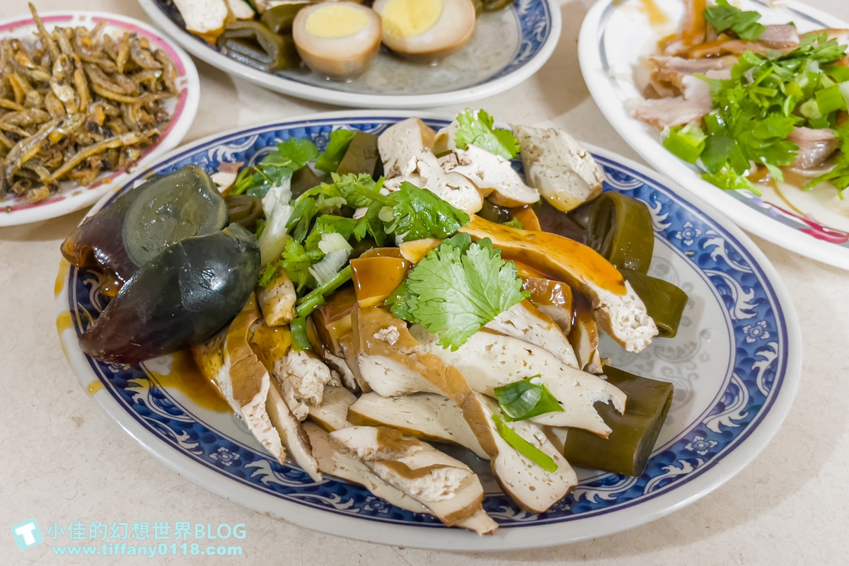 [苗栗美食]金榜麵館/大份量便宜好吃的客家麵店/有專屬停車場/假日排隊人潮綿延數公里