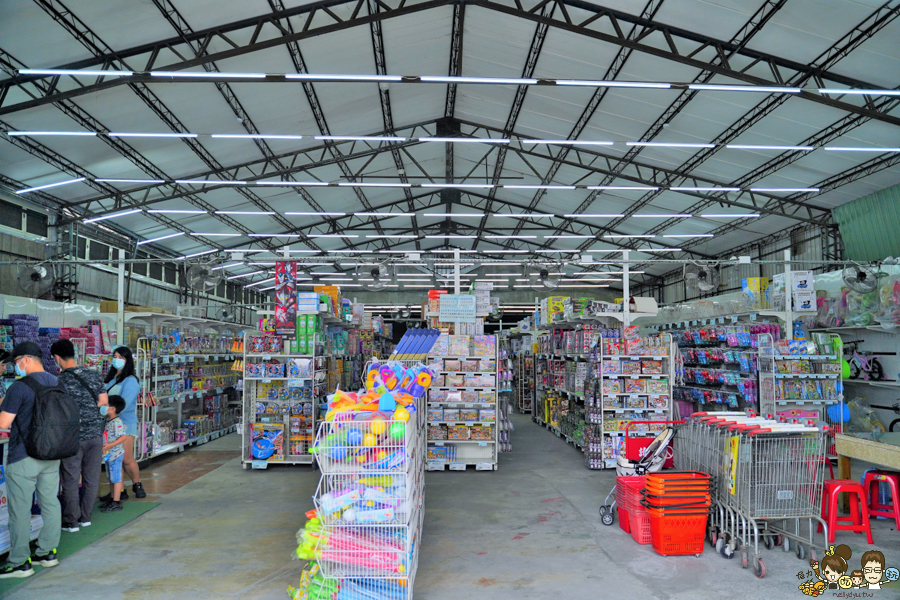 花鹿鹿玩具倉庫 玩具天堂 親子 團購 批發 免會員 免費入場 免費停車 鹿港 彰化 玩具