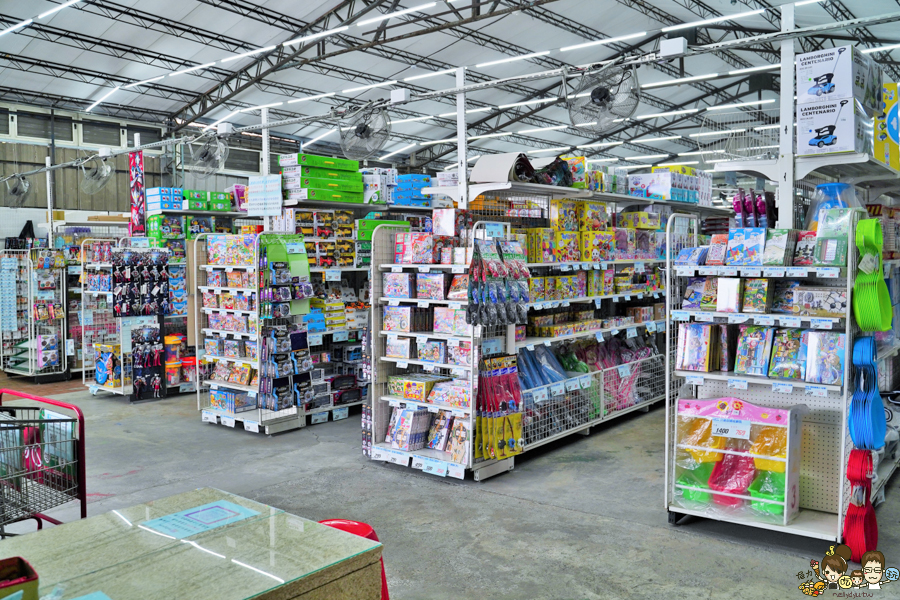 花鹿鹿玩具倉庫 玩具天堂 親子 團購 批發 免會員 免費入場 免費停車 鹿港 彰化 玩具