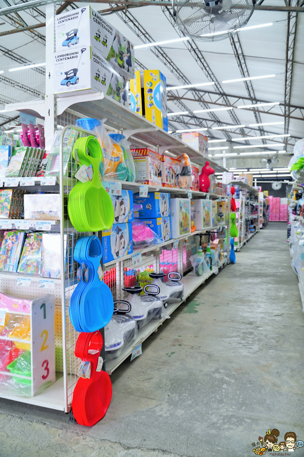 花鹿鹿玩具倉庫 玩具天堂 親子 團購 批發 免會員 免費入場 免費停車 鹿港 彰化 玩具