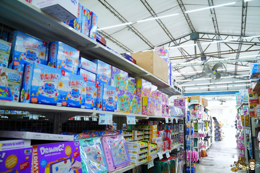 花鹿鹿玩具倉庫 玩具天堂 親子 團購 批發 免會員 免費入場 免費停車 鹿港 彰化 玩具