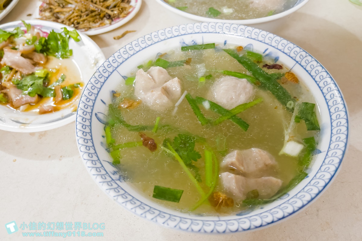 [苗栗美食]金榜麵館/大份量便宜好吃的客家麵店/有專屬停車場/假日排隊人潮綿延數公里