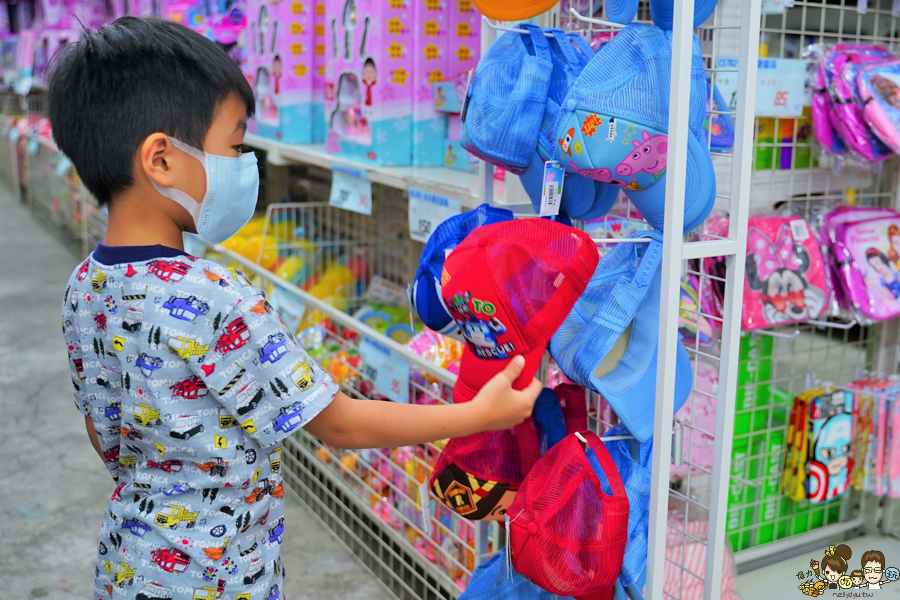 花鹿鹿玩具倉庫 玩具天堂 親子 團購 批發 免會員 免費入場 免費停車 鹿港 彰化 玩具