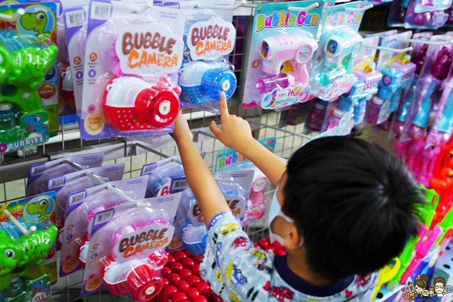 花鹿鹿玩具倉庫 玩具天堂 親子 團購 批發 免會員 免費入場 免費停車 鹿港 彰化 玩具