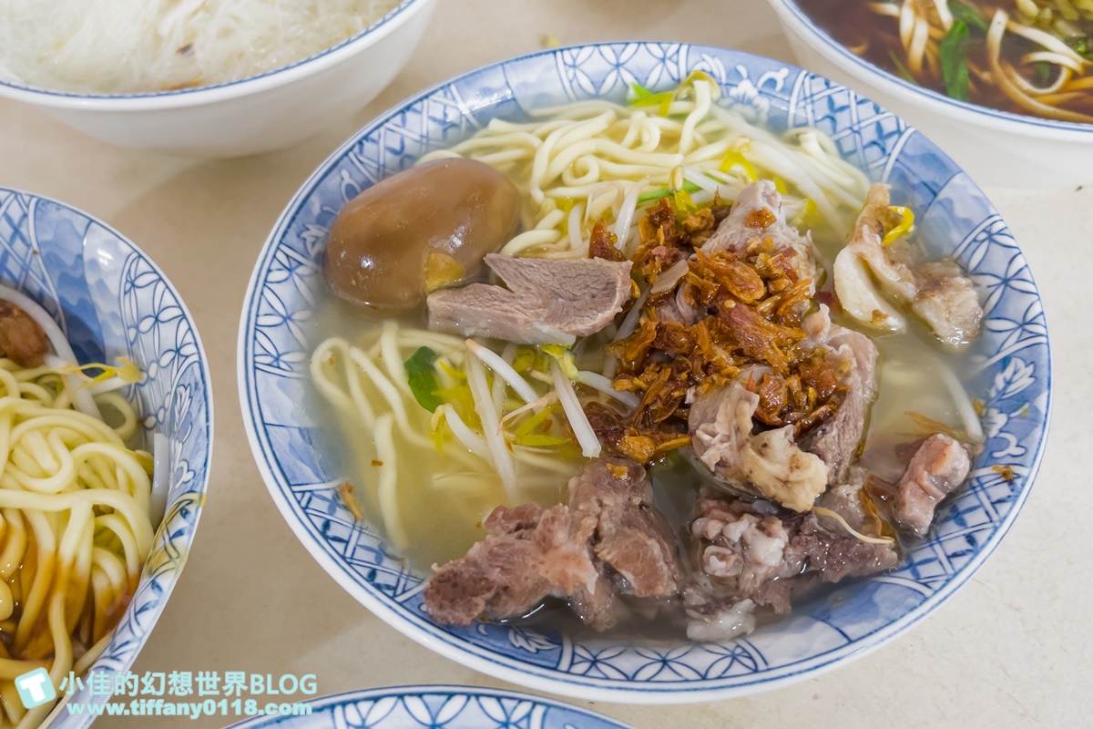 [苗栗美食]金榜麵館/大份量便宜好吃的客家麵店/有專屬停車場/假日排隊人潮綿延數公里