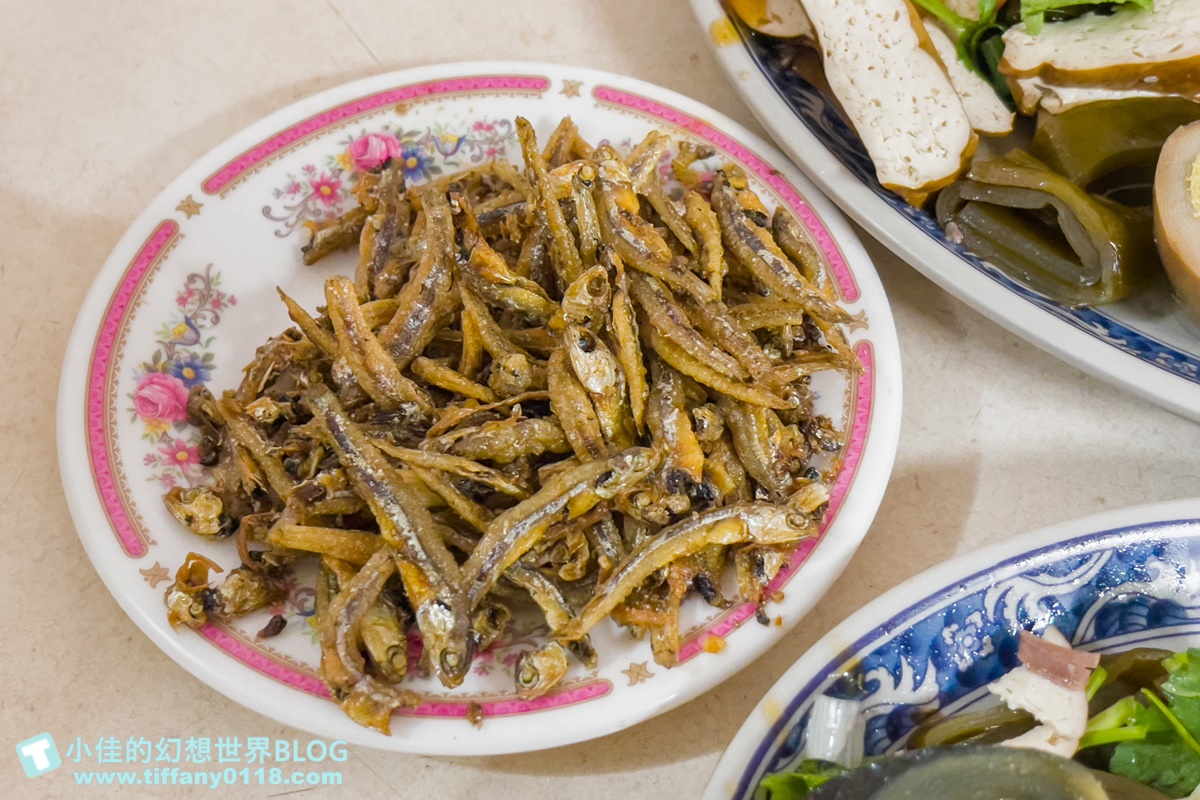 [苗栗美食]金榜麵館/大份量便宜好吃的客家麵店/有專屬停車場/假日排隊人潮綿延數公里