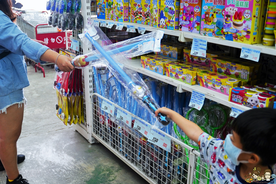 花鹿鹿玩具倉庫 玩具天堂 親子 團購 批發 免會員 免費入場 免費停車 鹿港 彰化 玩具