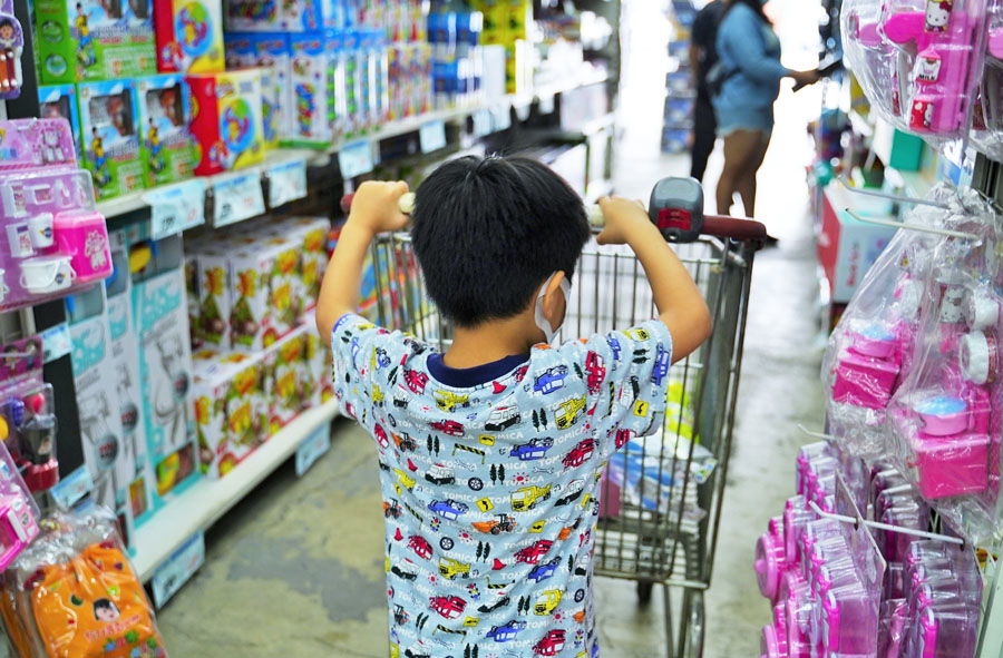 花鹿鹿玩具倉庫 玩具天堂 親子 團購 批發 免會員 免費入場 免費停車 鹿港 彰化 玩具