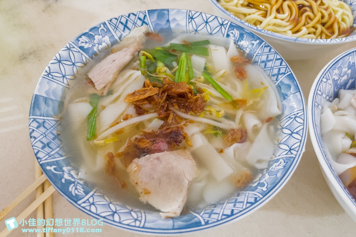 [苗栗美食]金榜麵館/大份量便宜好吃的客家麵店/有專屬停車場/假日排隊人潮綿延數公里