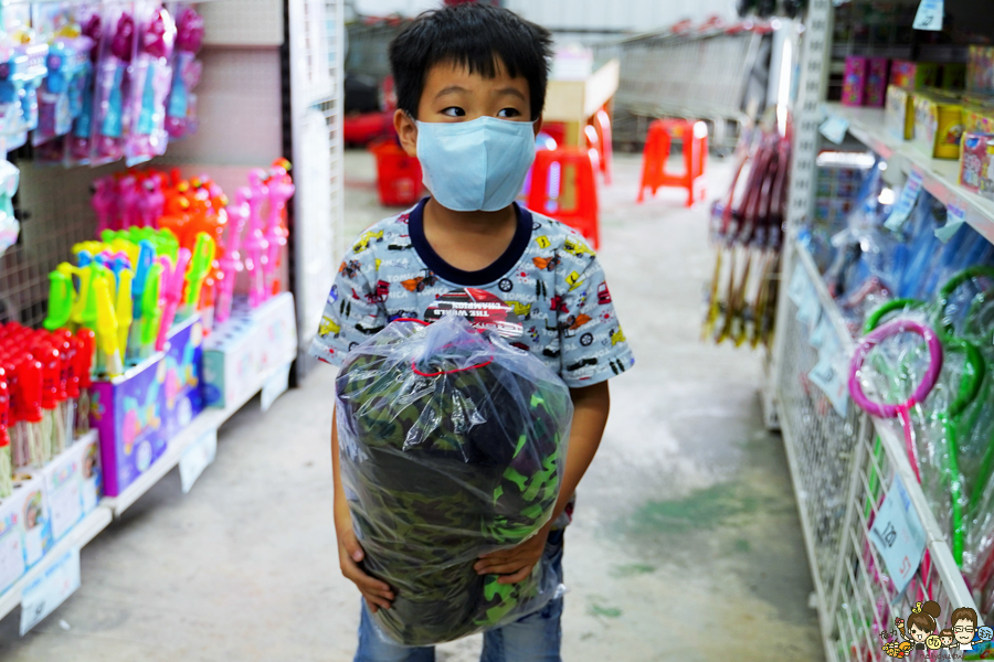 花鹿鹿玩具倉庫 玩具天堂 親子 團購 批發 免會員 免費入場 免費停車 鹿港 彰化 玩具