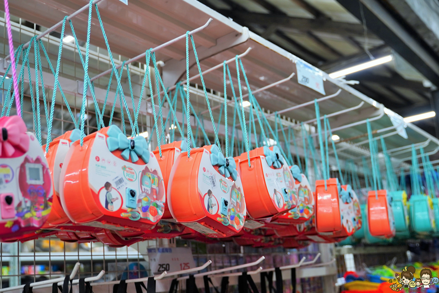 花鹿鹿玩具倉庫 玩具天堂 親子 團購 批發 免會員 免費入場 免費停車 鹿港 彰化 玩具