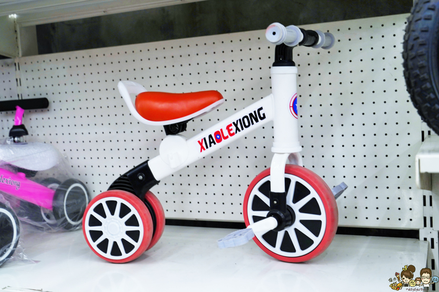 花鹿鹿玩具倉庫 玩具天堂 親子 團購 批發 免會員 免費入場 免費停車 鹿港 彰化 玩具