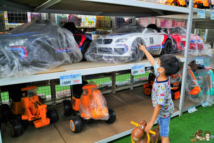 花鹿鹿玩具倉庫 玩具天堂 親子 團購 批發 免會員 免費入場 免費停車 鹿港 彰化 玩具