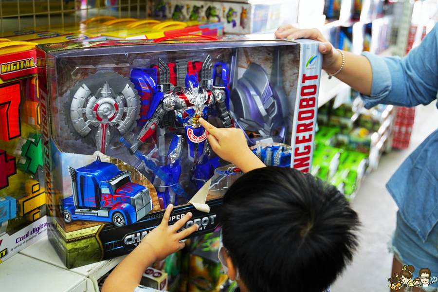 花鹿鹿玩具倉庫 玩具天堂 親子 團購 批發 免會員 免費入場 免費停車 鹿港 彰化 玩具