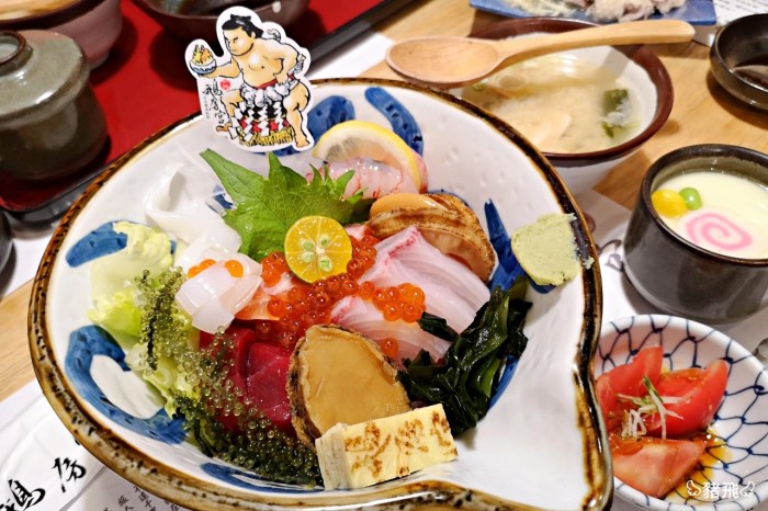 【台中西區】從菜市場紅到美食戰場公益路的日本料理，生魚片丼飯用料超澎湃！鮭魚握壽司混搭台式鵝肉盤，霸氣海陸組合～鵝房宮日本料理