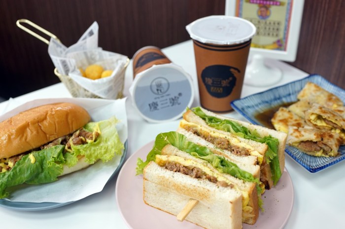 新竹早餐│慶三號烤肉倉庫早午餐新竹經國店。早午餐新選擇！碳烤吐司與炭燒紅茶*