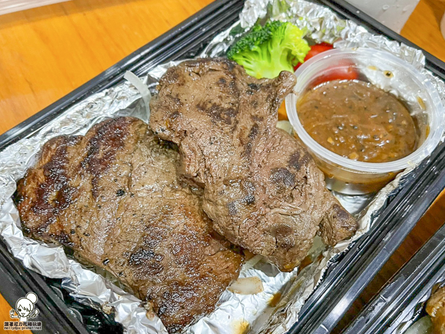 鬥牛士食堂 牛排 外帶餐盒 防疫餐盒 便當 組合套餐 超值套餐 高雄外送 高雄外帶