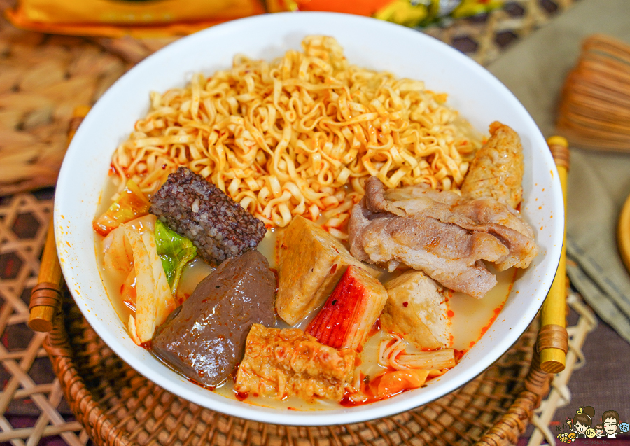 五旗麻辣燙 岡山美食 麻辣鴨血 麻辣滷味 滷味 串串 麻辣串串 必吃 好吃 夠味 獨門 秘製