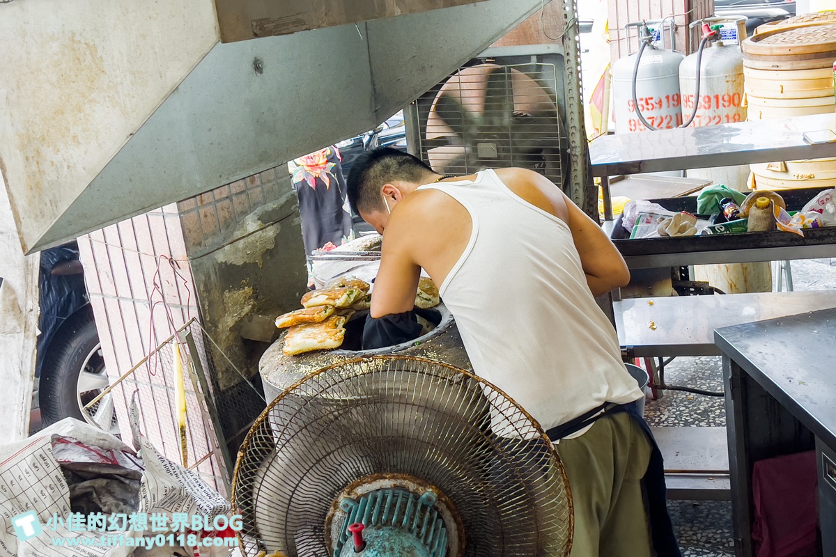 [宜蘭五結美食]五結碳烤燒餅店(阿賢碳烤燒餅店)/厚燒餅、起司饅頭、小蔥餅等超過10個品項/便宜又好吃的銅板美食推薦