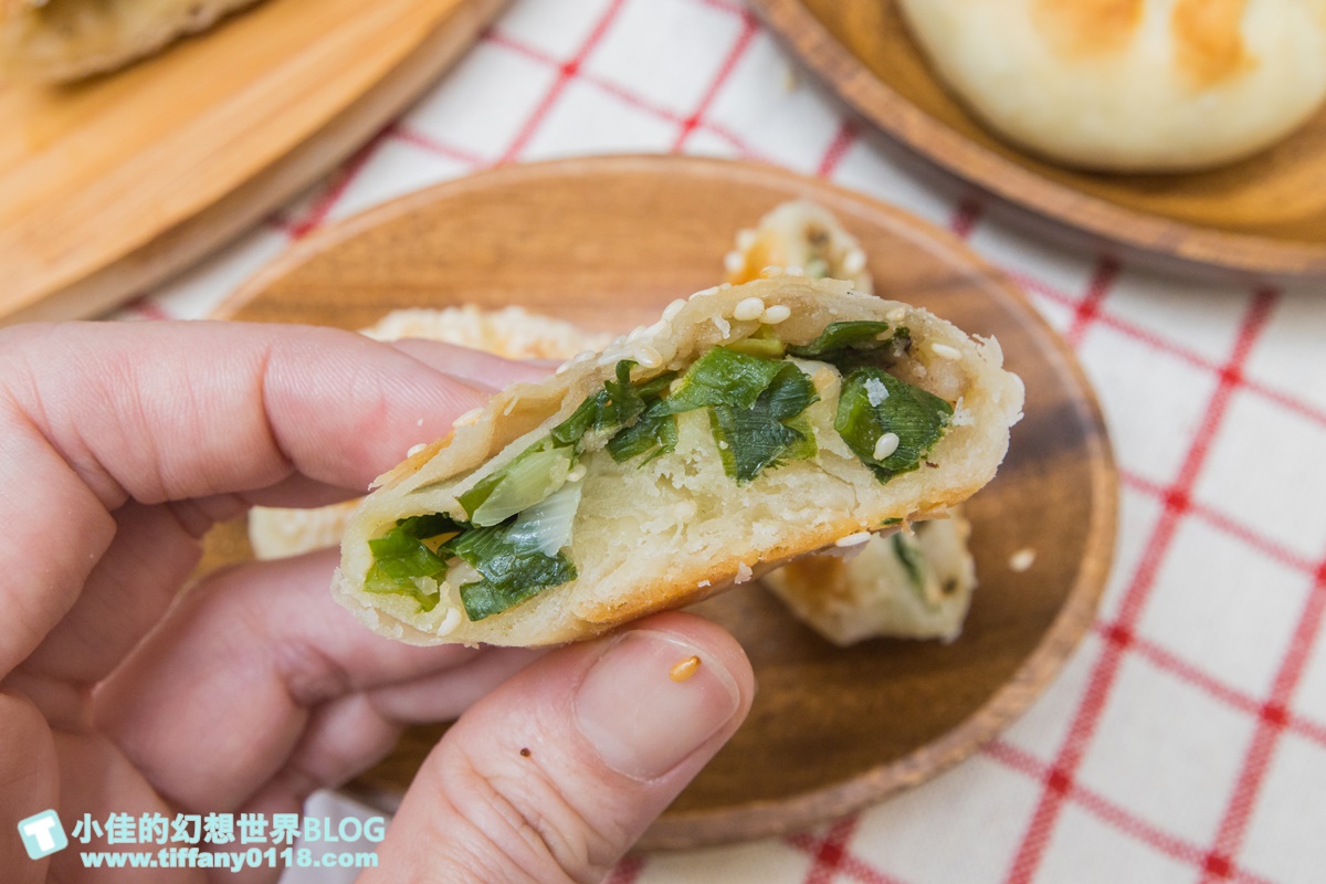 [宜蘭五結美食]五結碳烤燒餅店(阿賢碳烤燒餅店)/厚燒餅、起司饅頭、小蔥餅等超過10個品項/便宜又好吃的銅板美食推薦