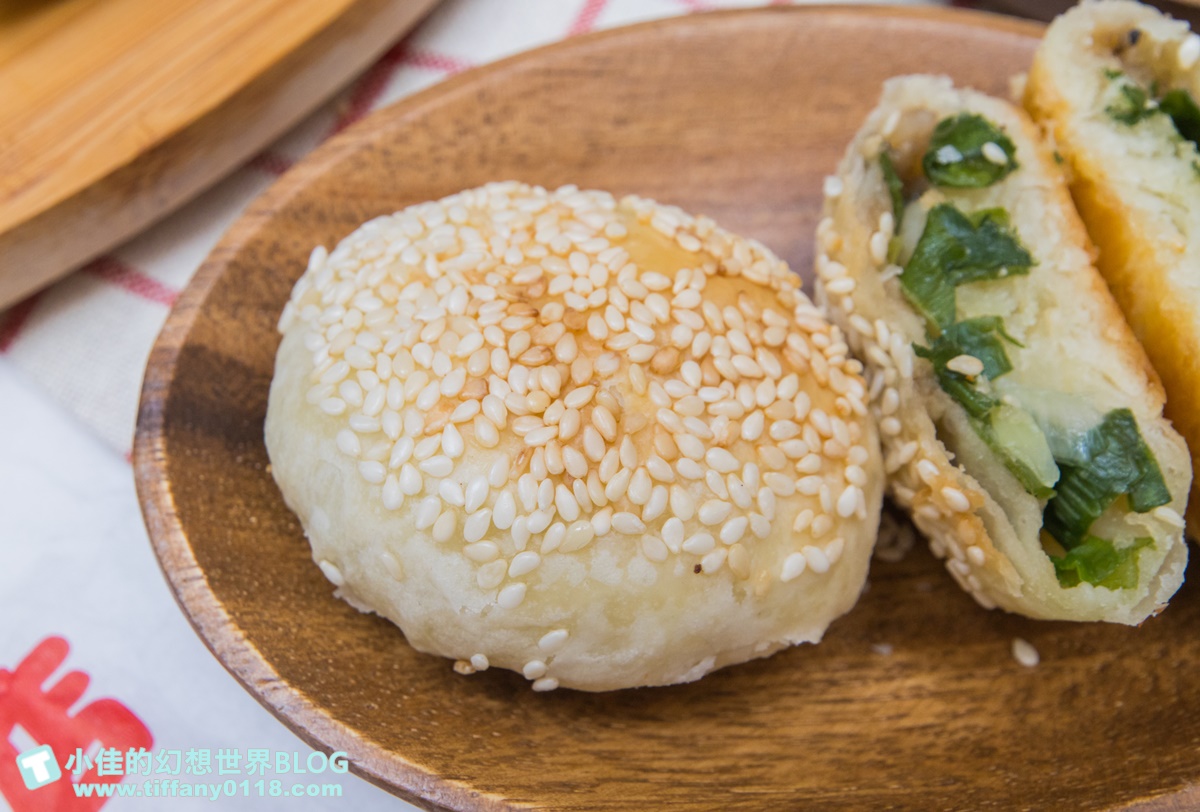 [宜蘭五結美食]五結碳烤燒餅店(阿賢碳烤燒餅店)/厚燒餅、起司饅頭、小蔥餅等超過10個品項/便宜又好吃的銅板美食推薦