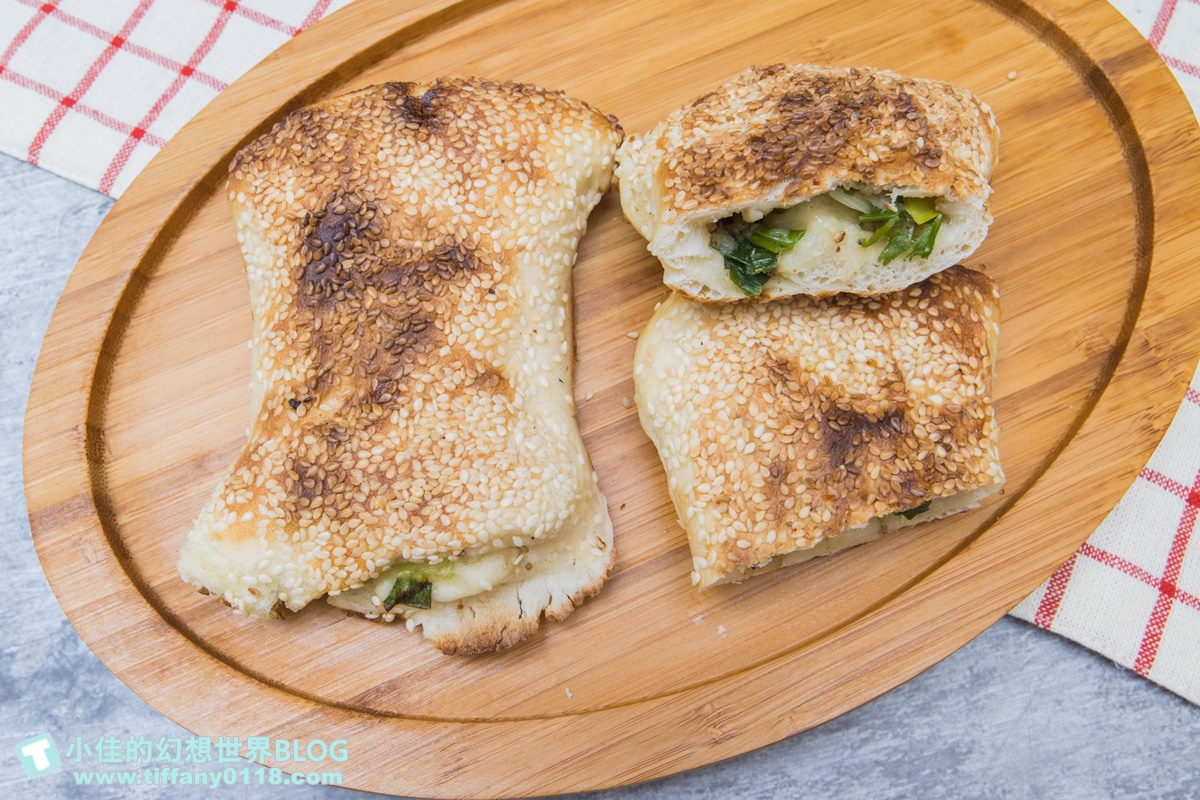 [宜蘭五結美食]五結碳烤燒餅店(阿賢碳烤燒餅店)/厚燒餅、起司饅頭、小蔥餅等超過10個品項/便宜又好吃的銅板美食推薦