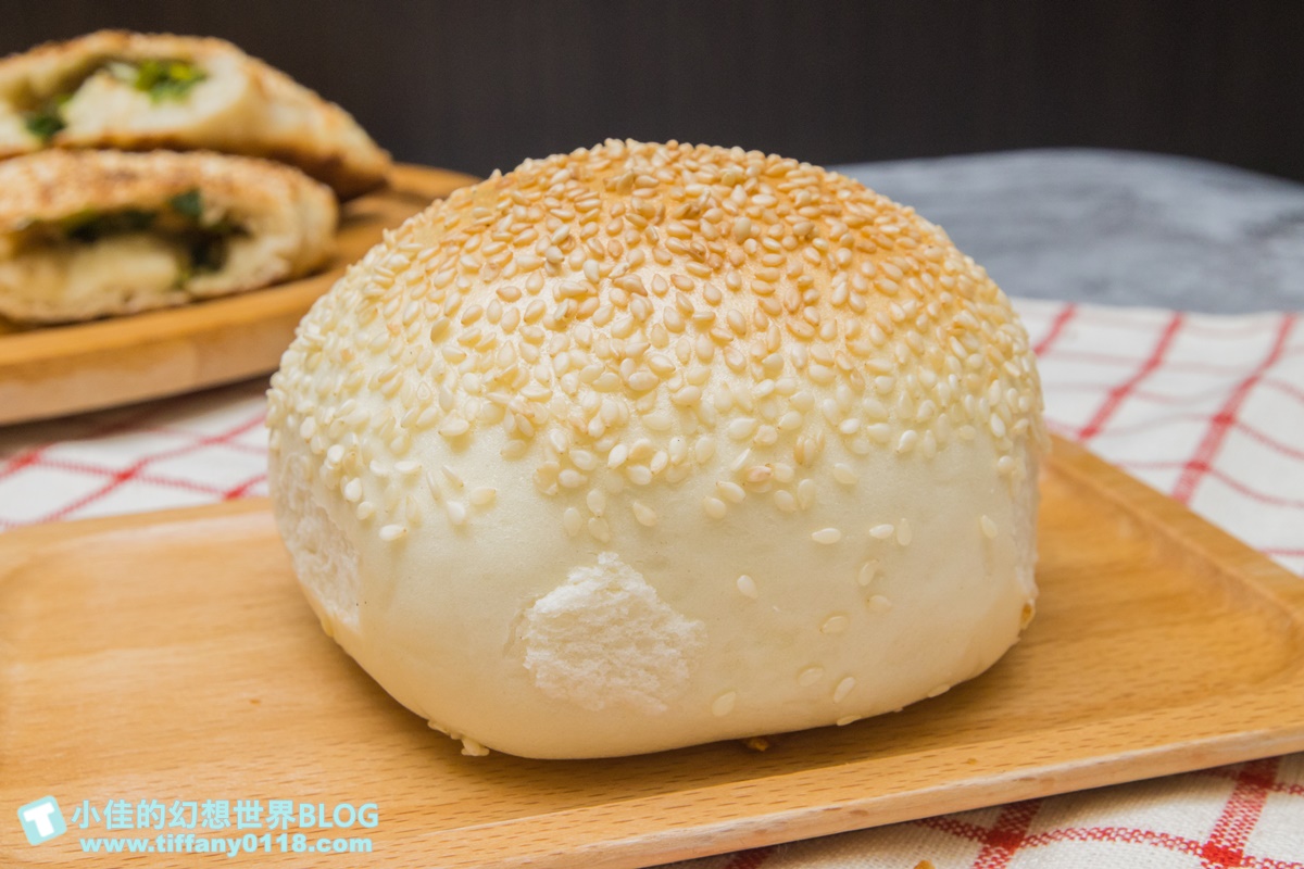 [宜蘭五結美食]五結碳烤燒餅店(阿賢碳烤燒餅店)/厚燒餅、起司饅頭、小蔥餅等超過10個品項/便宜又好吃的銅板美食推薦