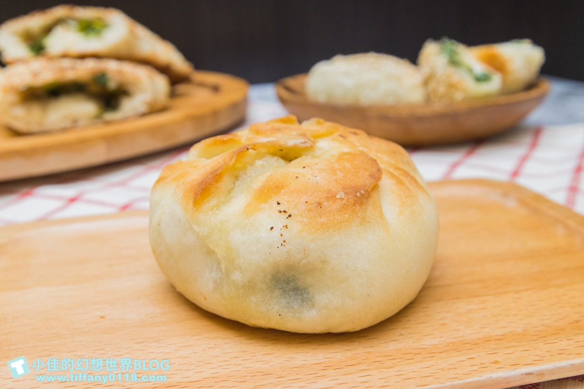 [宜蘭五結美食]五結碳烤燒餅店(阿賢碳烤燒餅店)/厚燒餅、起司饅頭、小蔥餅等超過10個品項/便宜又好吃的銅板美食推薦