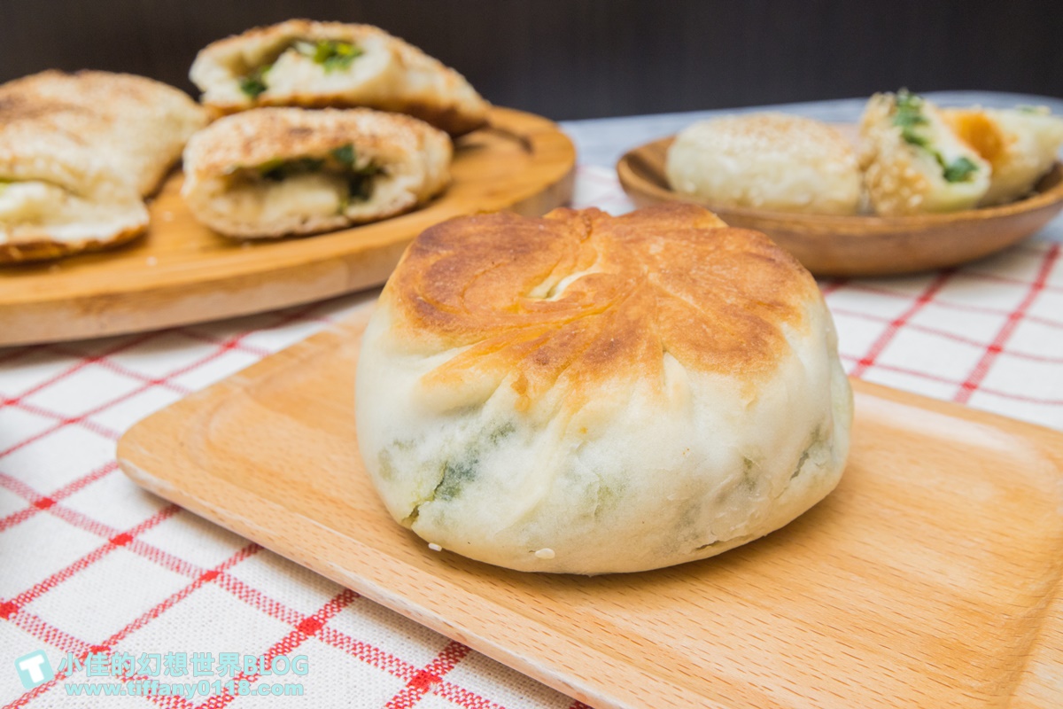 [宜蘭五結美食]五結碳烤燒餅店(阿賢碳烤燒餅店)/厚燒餅、起司饅頭、小蔥餅等超過10個品項/便宜又好吃的銅板美食推薦