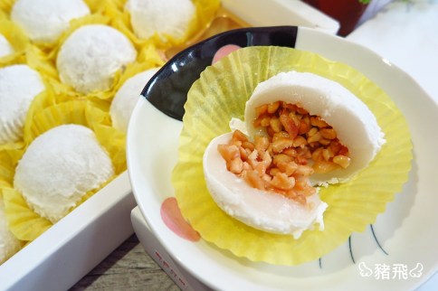 銘人堂麻糬台中7 【台中南屯區】銘人堂手工麻糬~傳統美味伴手禮就是它了!超大顆Q彈麻糬皮配上飽滿花生顆粒內餡,每一口都超過癮!