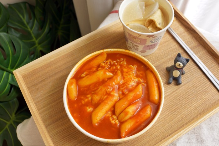 新竹美食│韓國叔叔新竹店 Korea Uncle 。道地韓國街頭小吃‧起司辣炒年糕與魚板湯*