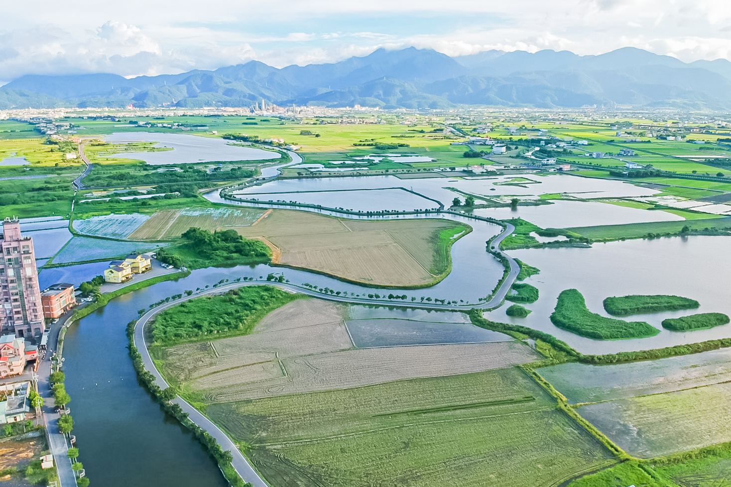 [宜蘭旅遊]冬山河休閒農業區兩天一夜這樣玩/餵鴨做鹹蛋DIY、搭鴨母船遊河、水火同源超大溜滑梯、52甲私房秘境