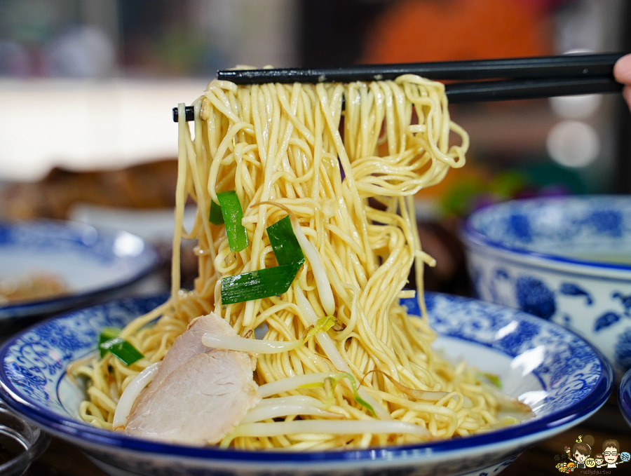 傳承 老店 冰糖醬鴨 甘蔗燻鴨 功夫料理 天府醬鴨 家庭聚會 內用 好吃 推薦 北高雄 左營美食 高鐵美食