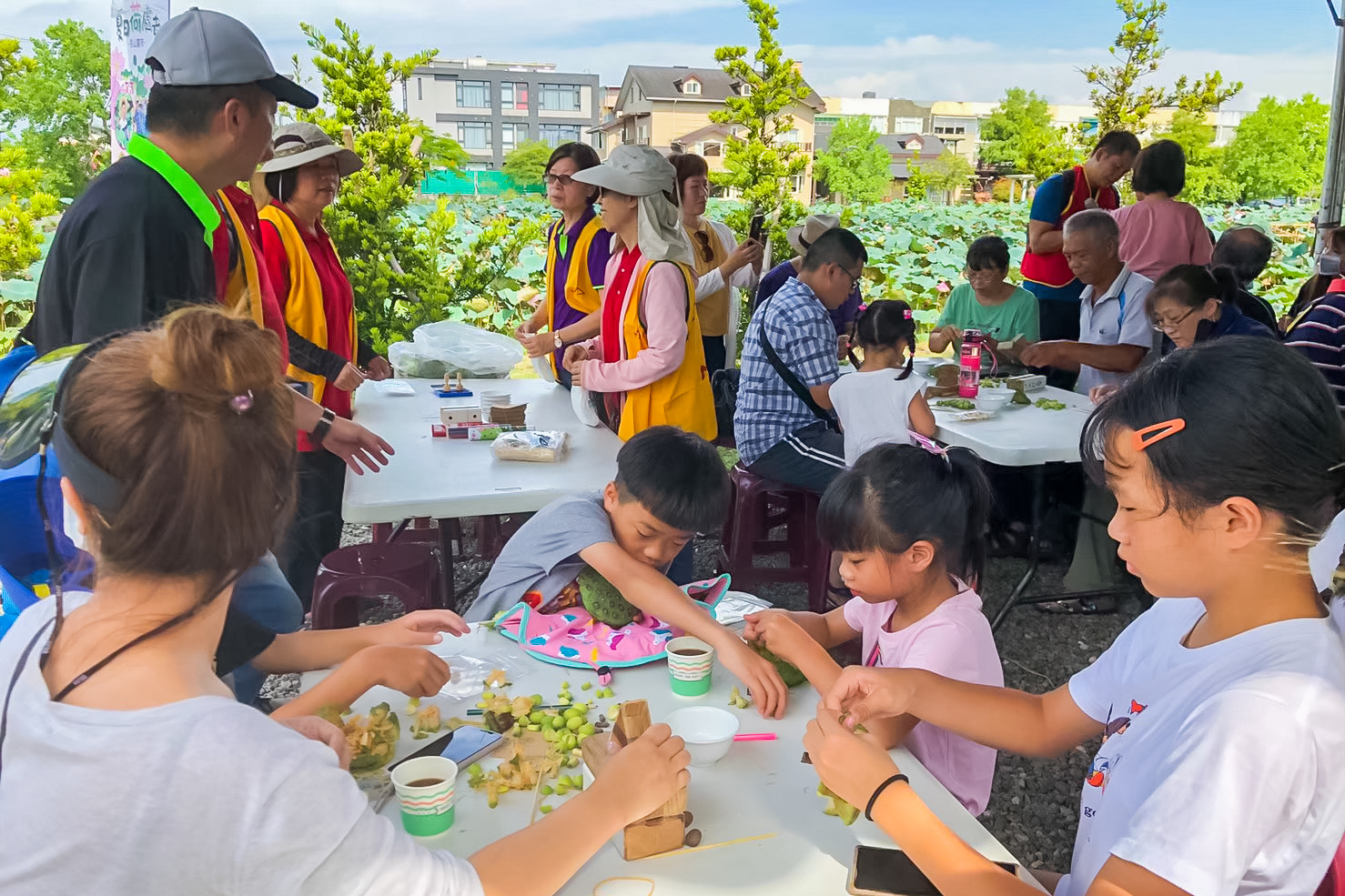 [宜蘭旅遊]冬山河休閒農業區兩天一夜這樣玩/餵鴨做鹹蛋DIY、搭鴨母船遊河、水火同源超大溜滑梯、52甲私房秘境