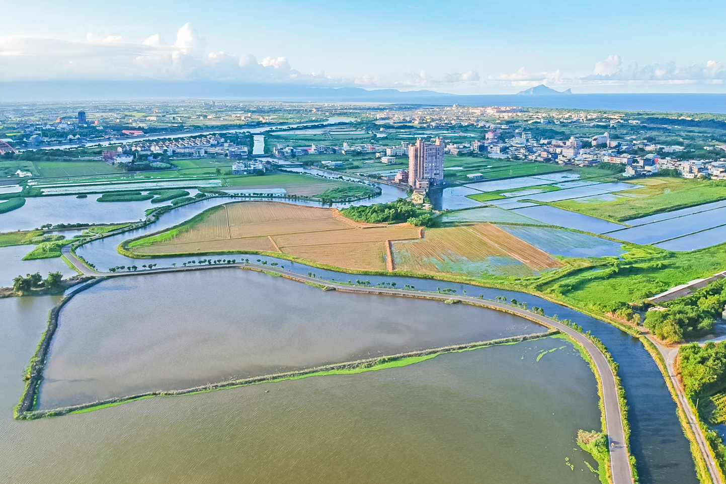 [宜蘭旅遊]冬山河休閒農業區兩天一夜這樣玩/餵鴨做鹹蛋DIY、搭鴨母船遊河、水火同源超大溜滑梯、52甲私房秘境