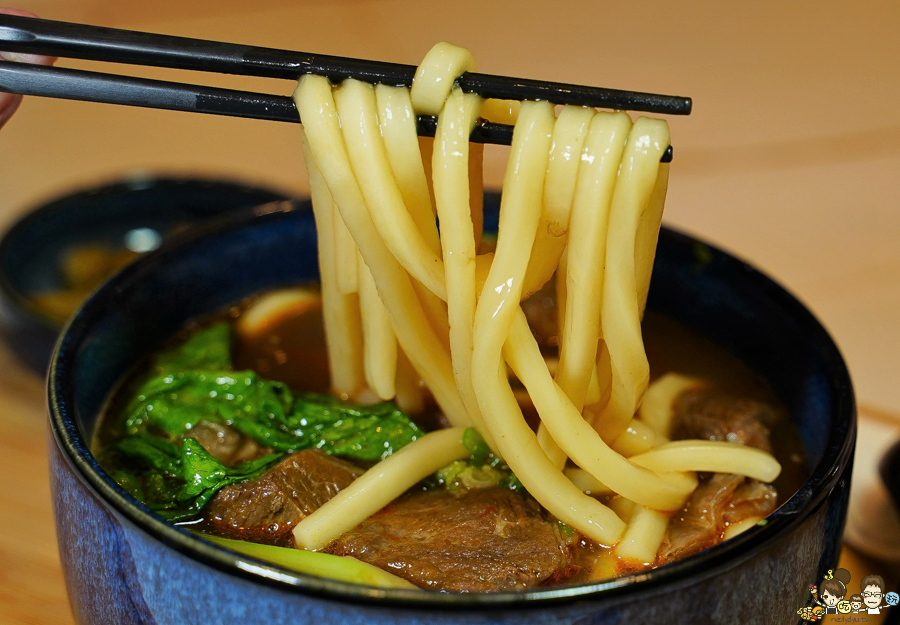 高雄采耳推薦 高雄耳燭 SPA 小V臉 隱藏版美食 高雄美術館 高CP值