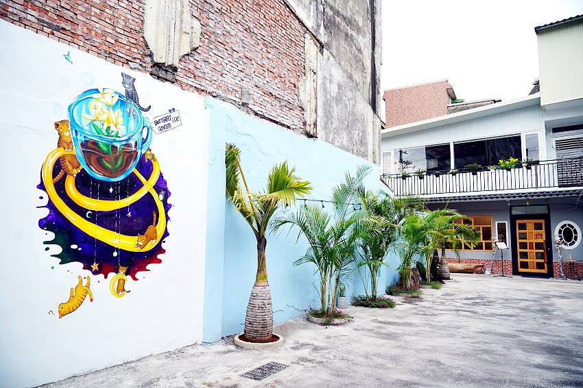 野薑花與貓庭園咖啡