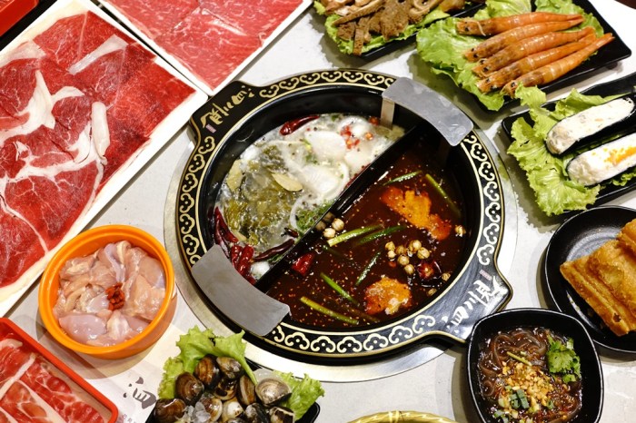 DSC06939 新竹美食│泗川見麻辣鴛鴦鍋和牛吃到飽新竹SOGO店。升降火鍋新奇又美味!