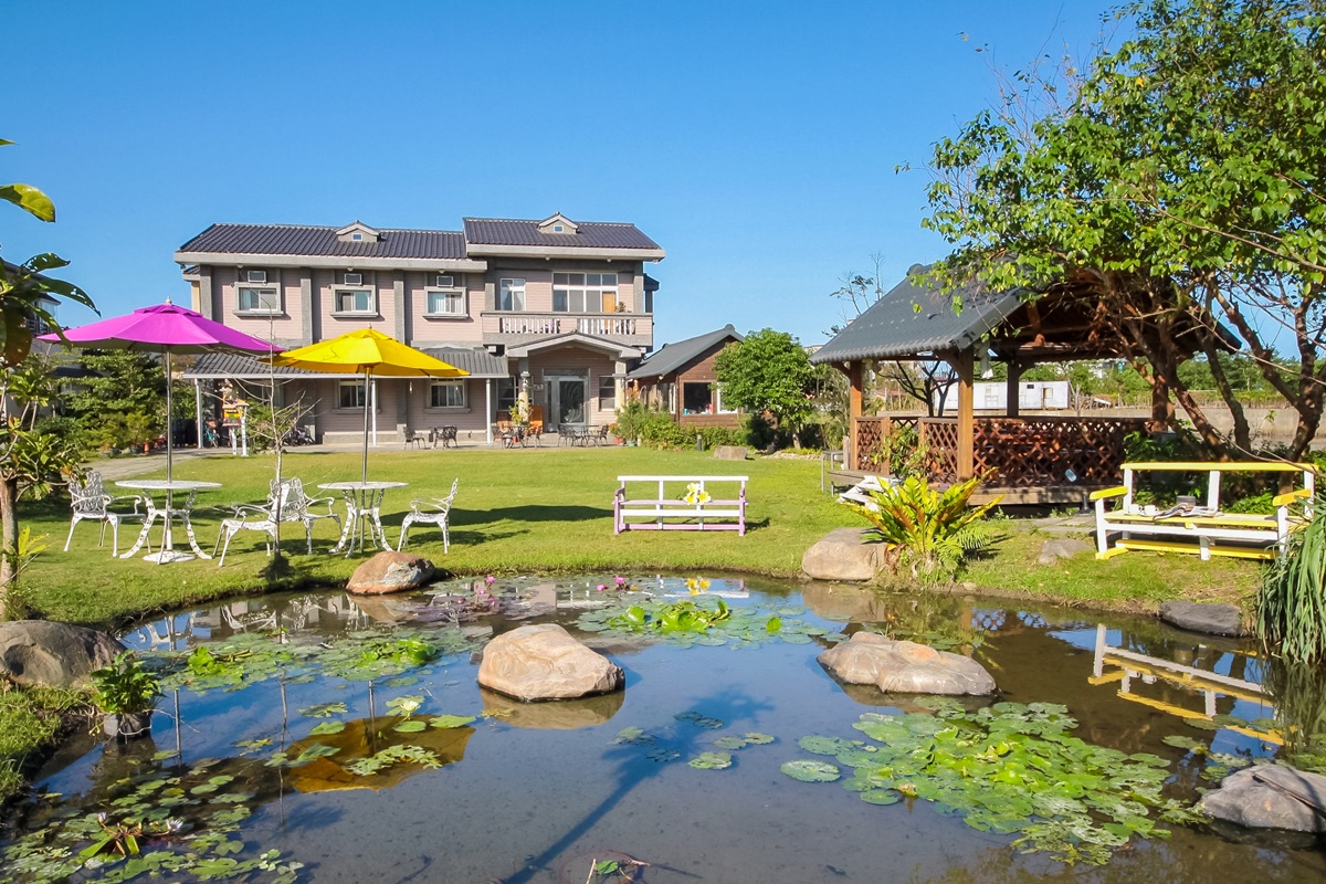 [宜蘭旅遊]冬山河休閒農業區兩天一夜這樣玩/餵鴨做鹹蛋DIY、搭鴨母船遊河、水火同源超大溜滑梯、52甲私房秘境