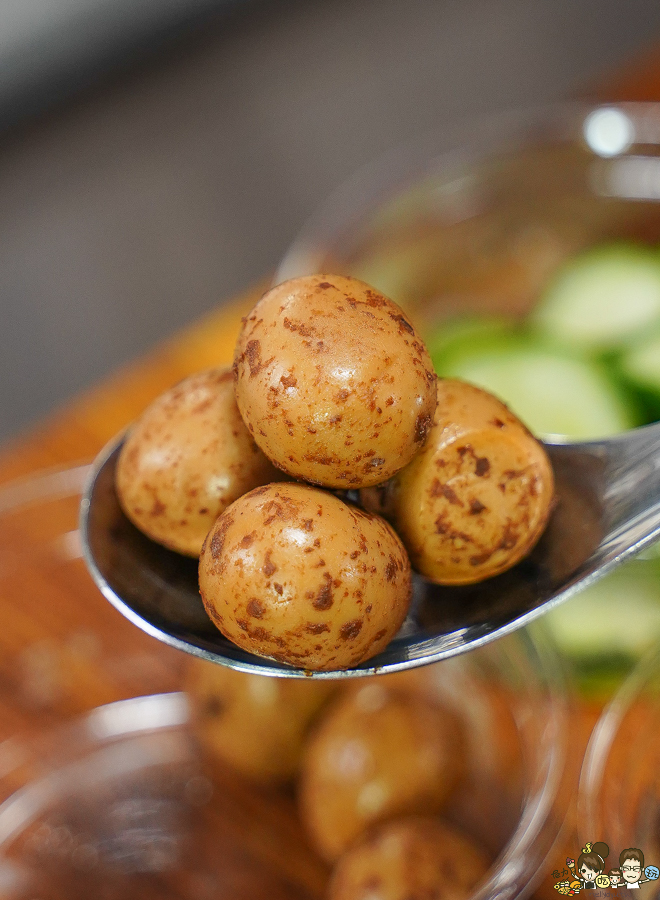 傳承 老店 冰糖醬鴨 甘蔗燻鴨 功夫料理 天府醬鴨 家庭聚會 內用 好吃 推薦 北高雄 左營美食 高鐵美食