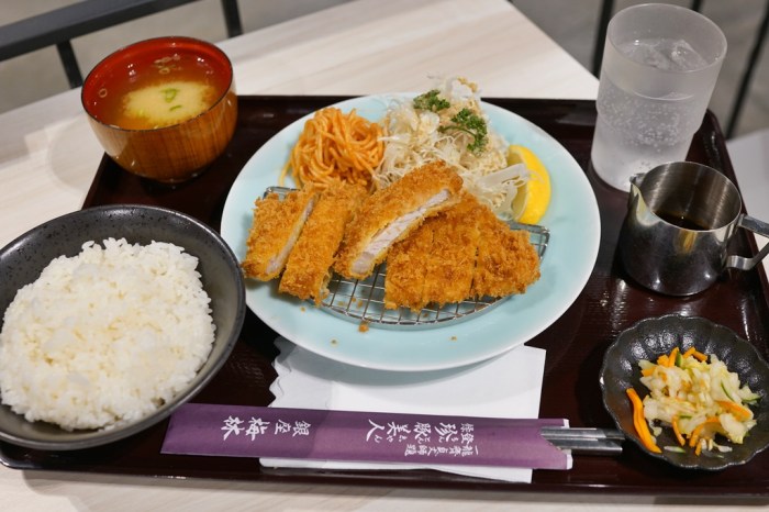 新竹美食│銀座梅林豬排 Bairin Taiwan。台灣第一家銀座梅林在巨城‧推薦豬排三明治！