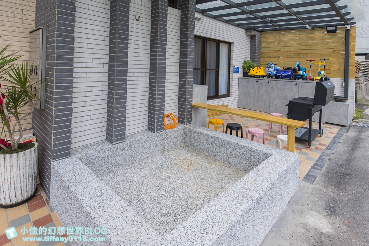 [宜蘭民宿]童玩趣親子民宿/卡通主題溜滑梯球池房+遊戲室+電動車+電梯/每間都有浴缸跟陽台/宜蘭親子民宿推薦