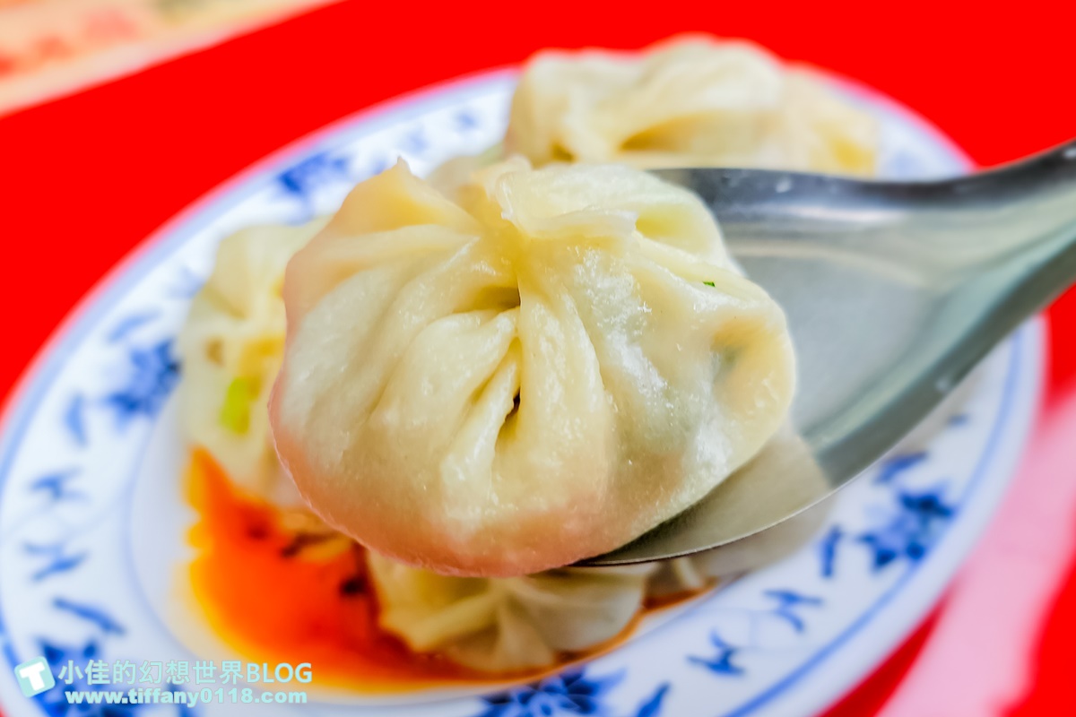 [宜蘭美食]正好鮮肉小籠包/有湯汁內餡香的排隊美食/好吃到內用完又外帶回家/宜蘭排隊美食推薦