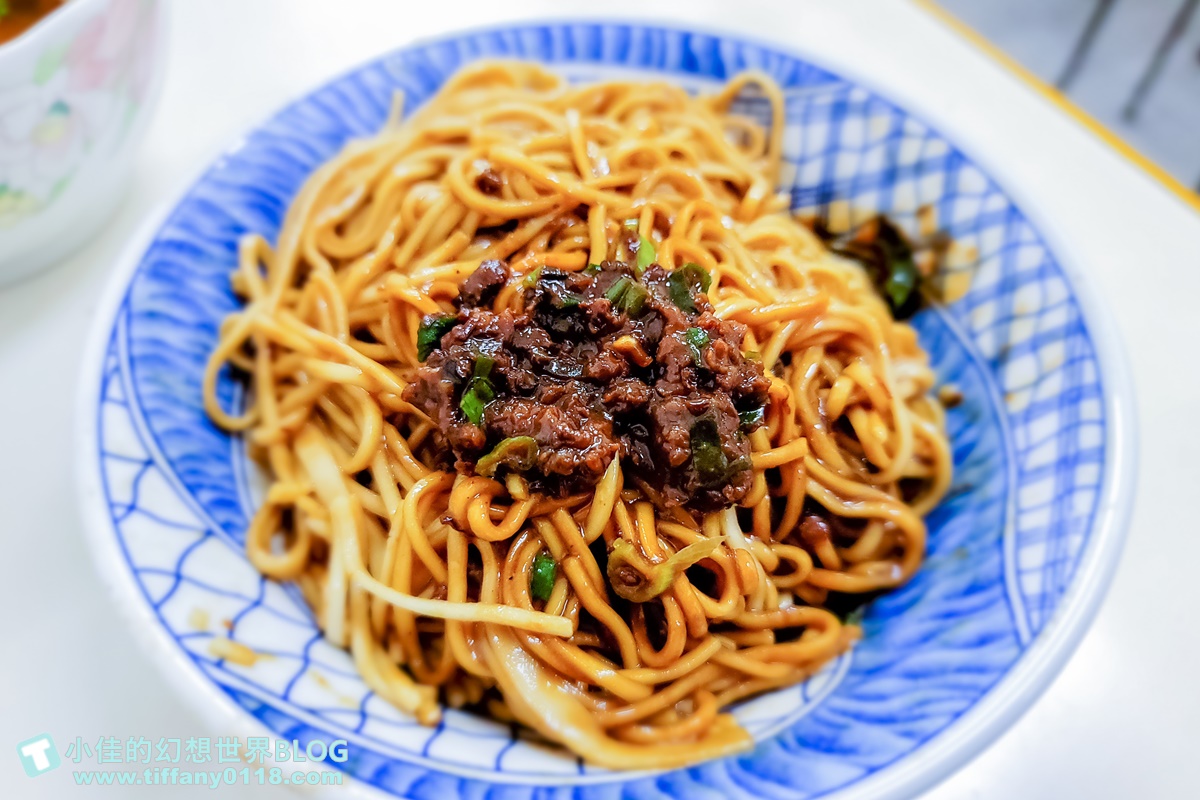 [宜蘭美食]文昌炸醬麵/份量多又便宜/在地人推薦必吃/平日也人潮滿滿