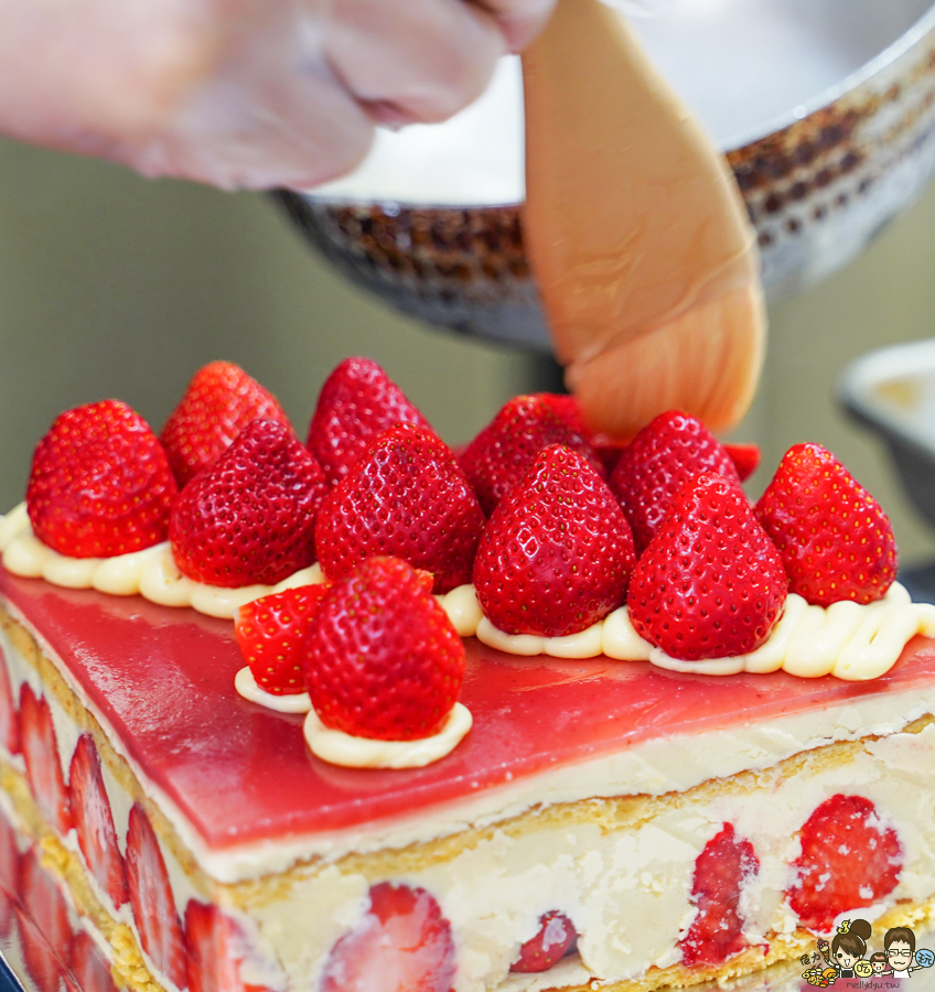 草莓蛋糕 甜點 伴手禮 高雄美食 太妃糖 夏威夷豆 點心 小點 排隊 高雄必吃