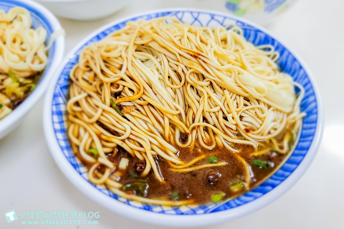 [宜蘭美食]文昌炸醬麵/份量多又便宜/在地人推薦必吃/平日也人潮滿滿