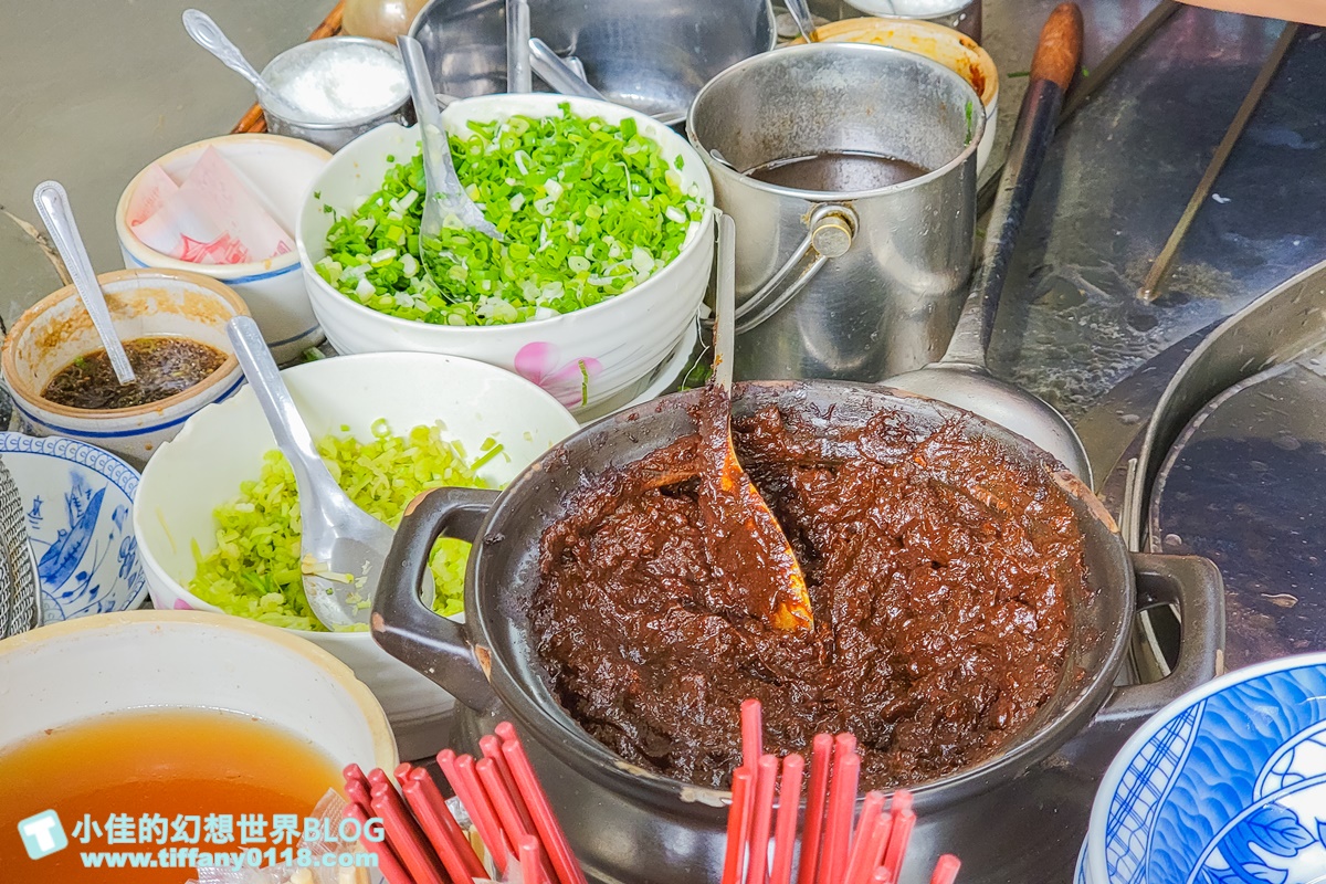 [宜蘭美食]文昌炸醬麵/份量多又便宜/在地人推薦必吃/平日也人潮滿滿