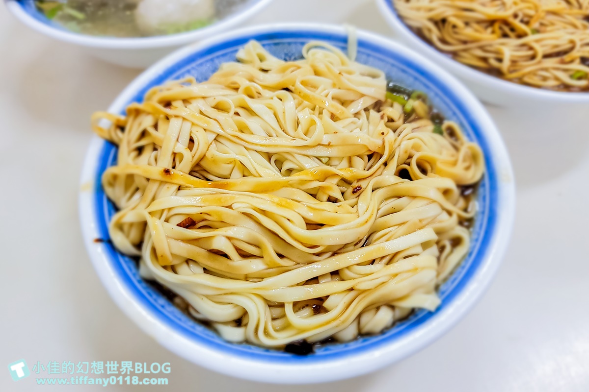 [宜蘭美食]文昌炸醬麵/份量多又便宜/在地人推薦必吃/平日也人潮滿滿