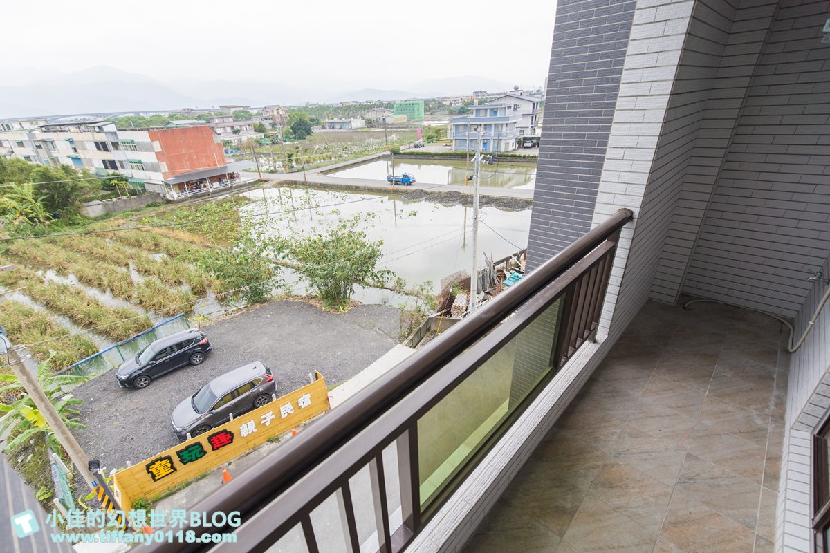 [宜蘭民宿]童玩趣親子民宿/卡通主題溜滑梯球池房+遊戲室+電動車+電梯/每間都有浴缸跟陽台/宜蘭親子民宿推薦